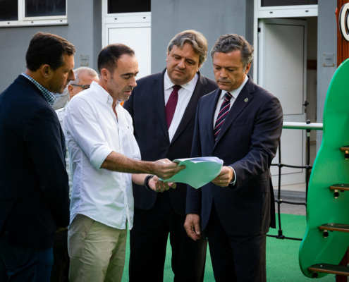 CMF renovou parque infantil Escola da Lombada