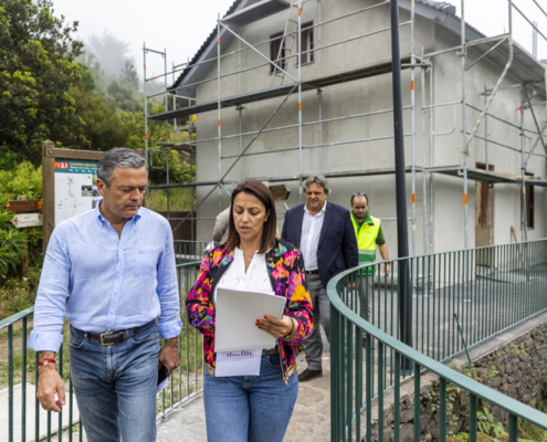 Obras no Centro de Receção do Parque Ecológico do Funchal