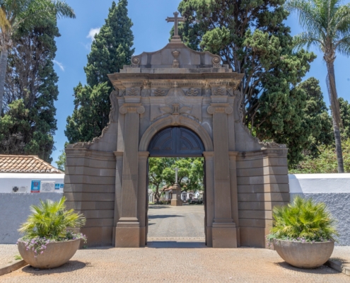 Nos dias 1 e 2 de novembro os cemitérios do Funchal vão funcionar com horário normal