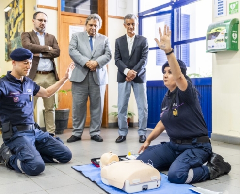 Funchal entrega Desfibrilhador Automático Externo à Escola Dr. Brasão de Castro
