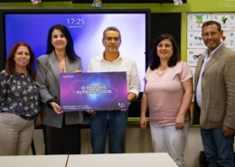 Ajuda e Nazaré recebem computadores e painéis interactivos