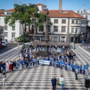 Caminhada “Azul” – Contra os Maus Tratos na Infância e Laço Humano na Praça do Município