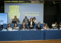 Regulamento de Horários de Funcionamento de Estabelecimentos e Atividades Ruidosas do Município do Funchal aprovado em Assembleia Municipal